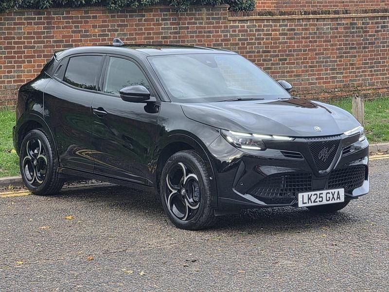 Black Used 2025 Alfa Romeo GT Junior Hatchback | £29,999 - Image 1/4