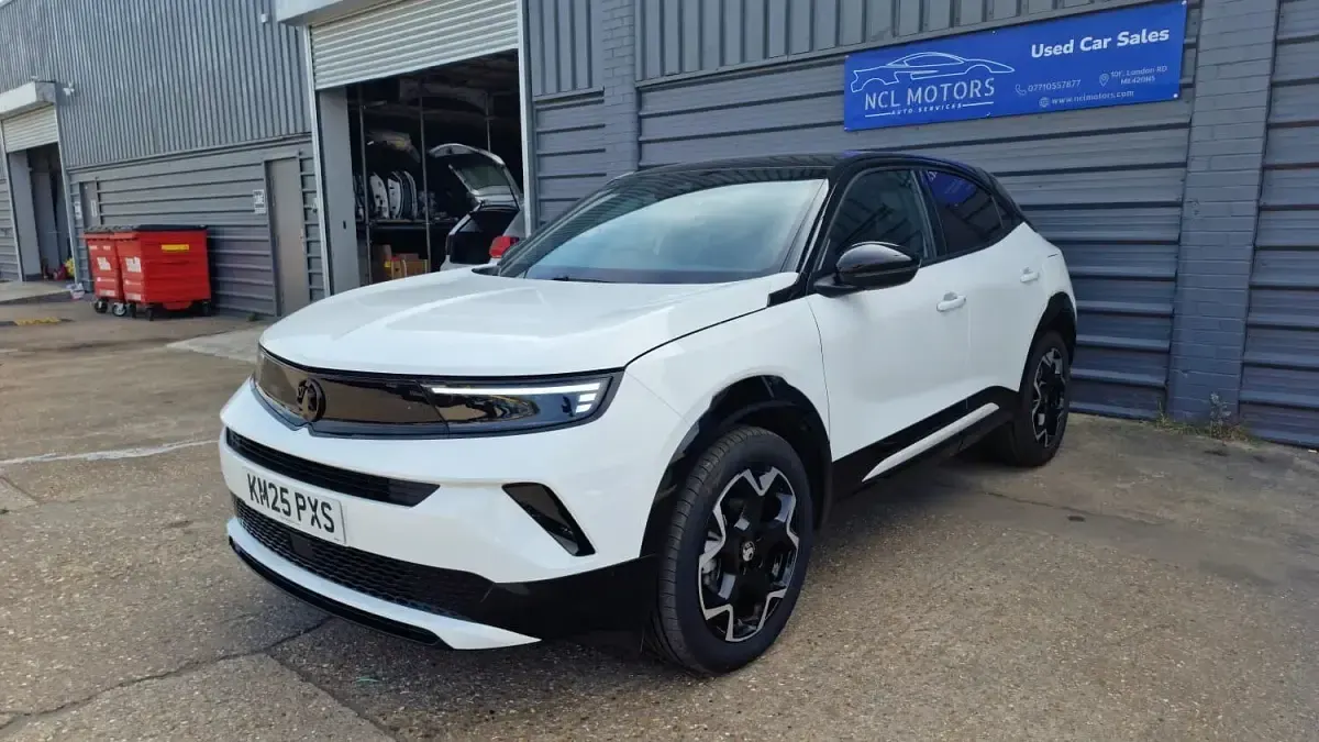 Used Vauxhall Mokka 136 HP (100 kW) 2025 White SUV