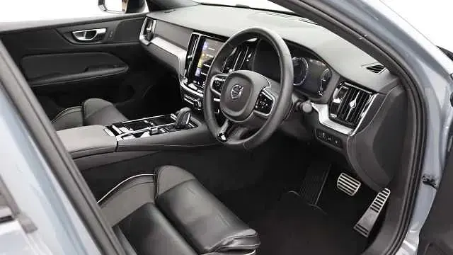 Usado Volvo S60 R-Design 390 HP (286 kW) 2022 Sedan