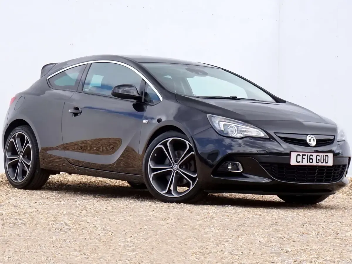 Used Vauxhall Astra GTC Edition 136 HP (100 kW) 2016 Black Hatchback