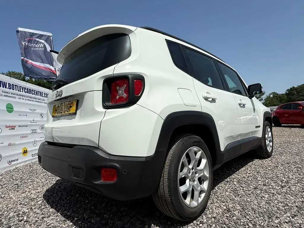 Used Jeep Renegade Longitude 170 HP (125 kW) 2016 White SUV