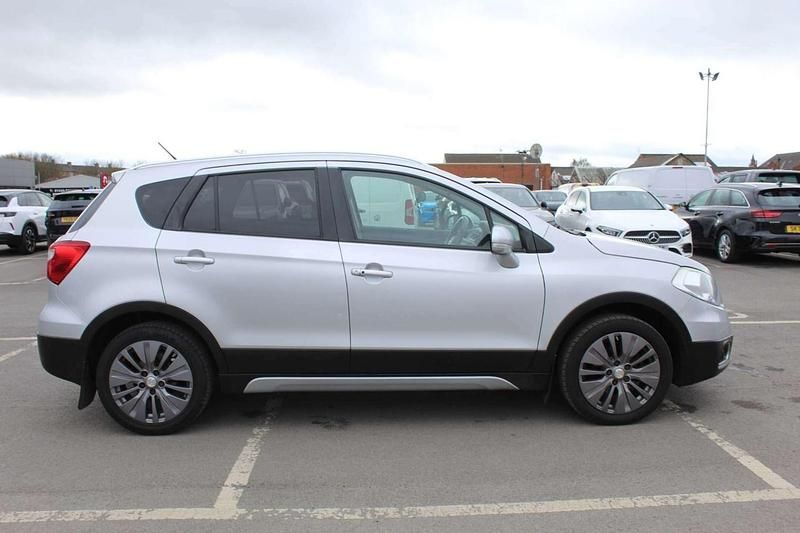 Used Suzuki SX4 S-Cross SZ4 120 HP (88 kW) 2013 Silver Hatchback