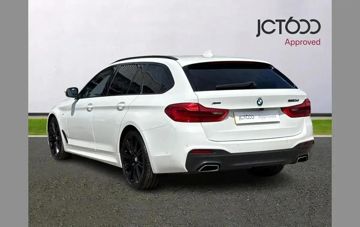 Used BMW 520 M Sport 187 HP (137 kW) 2019 White Estate