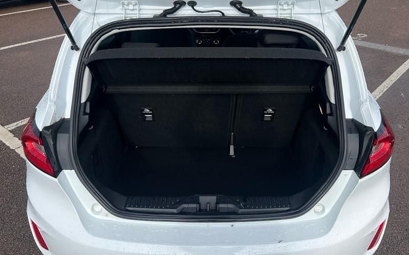 Used Ford Fiesta Trend 101 HP (74 kW) 2022 White Hatchback