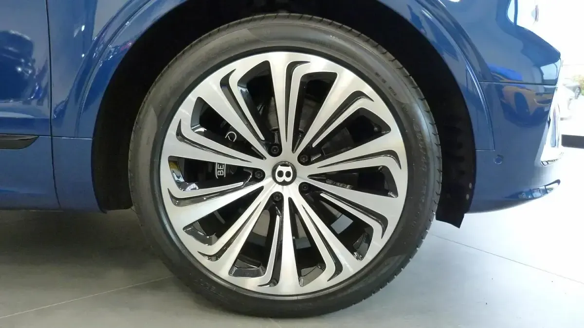 Used Bentley Bentayga 2021 Blue SUV