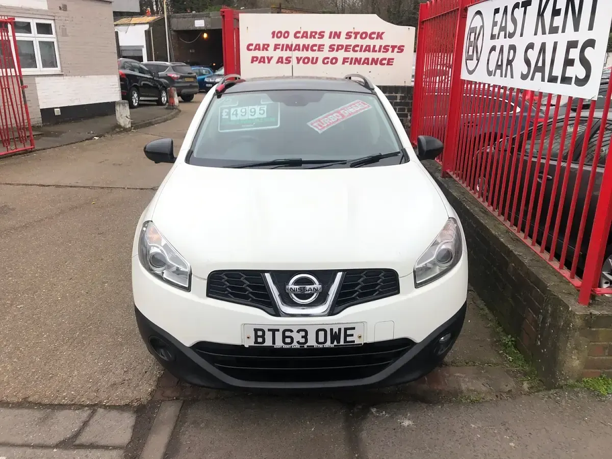 Used Nissan Qashqai 360º 110 HP (80 kW) 2013 White SUV