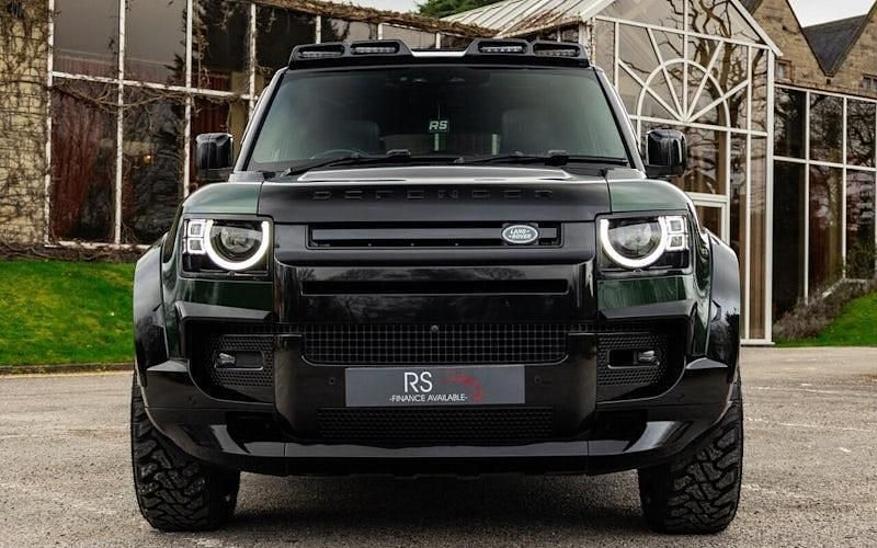 Used Land Rover Defender HSE 300 HP (220 kW) 2024 SUV