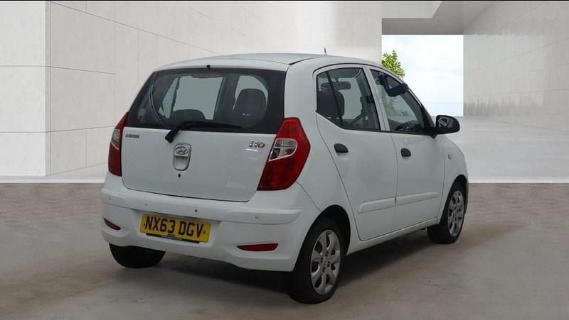 Used Hyundai i10 Classic 2013 White Hatchback