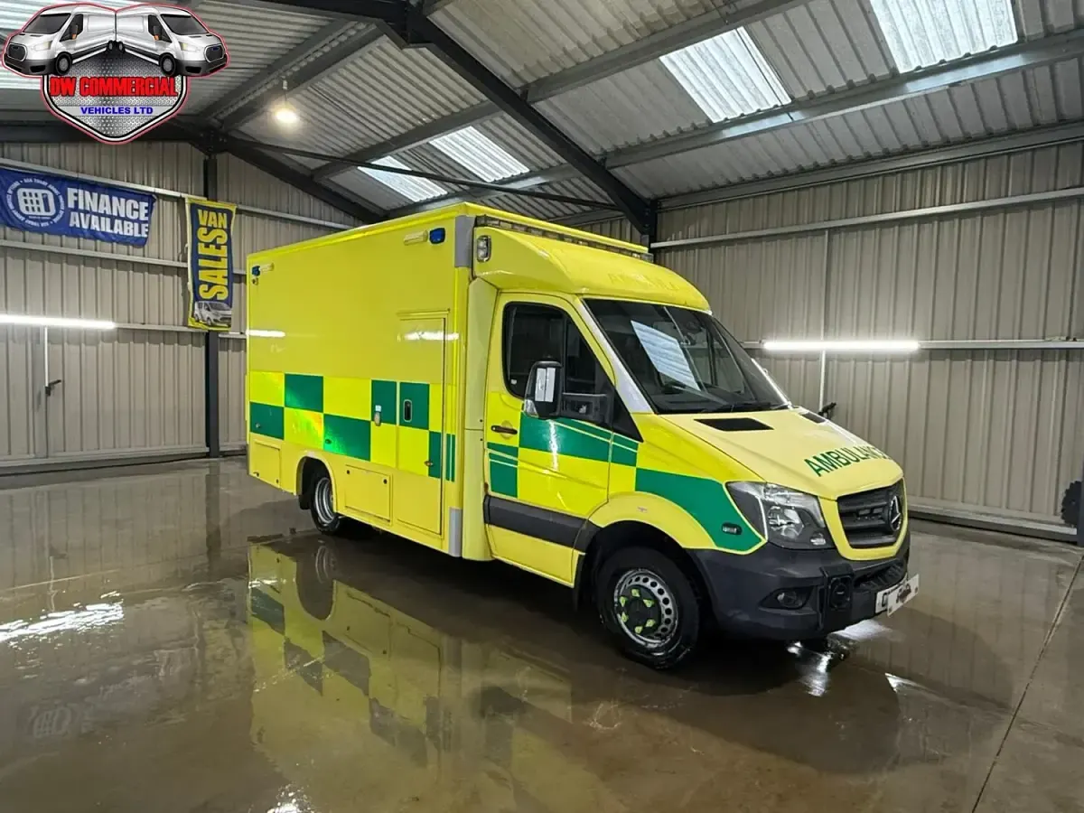 Used Mercedes Sprinter 190 HP (139 kW) 2017 Yellow