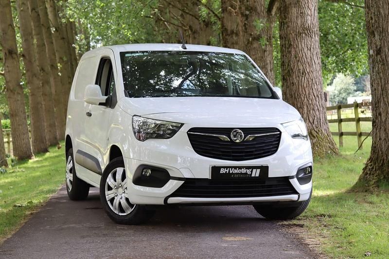 Used Vauxhall Combo Sportive 2020 White MPV