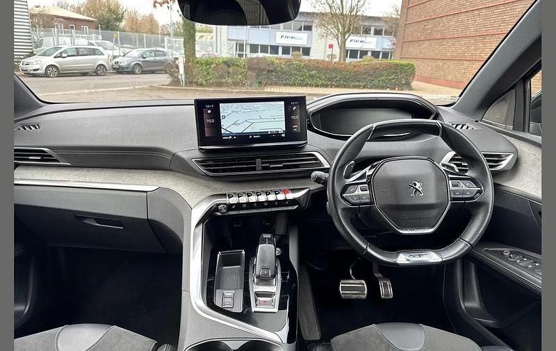 Used Peugeot 3008 Premium 128 HP (94 kW) 2022 Blue SUV