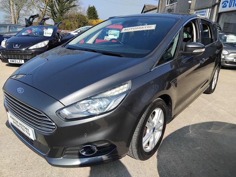 Usado Ford S-MAX Titanium 2016 Cinzento Monovolume