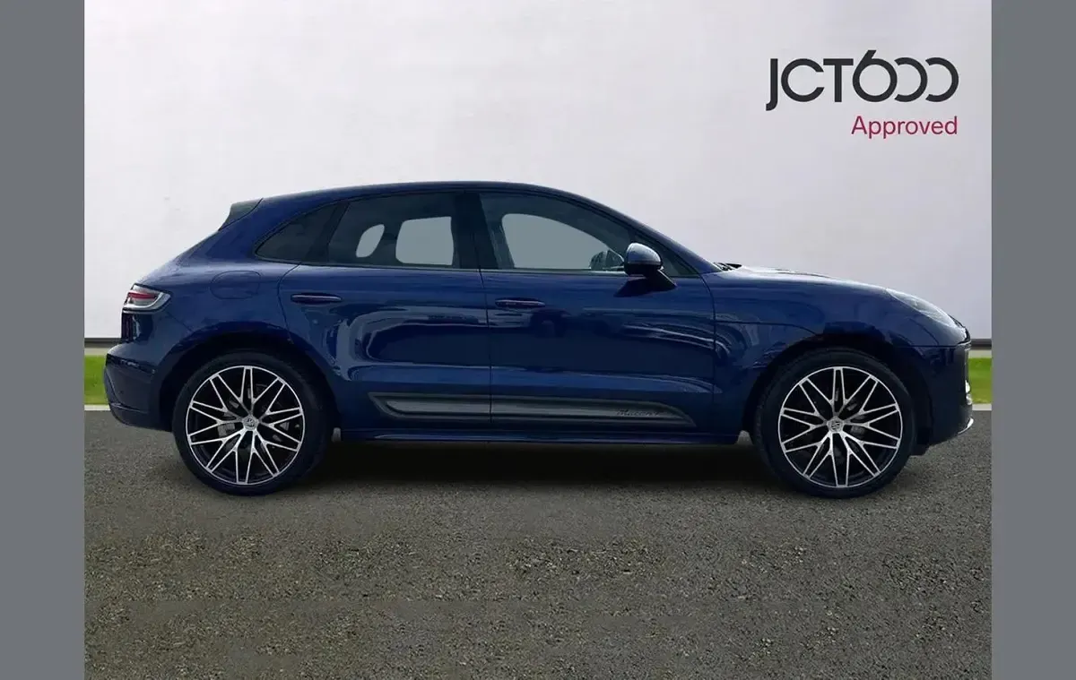 Used Porsche Macan T 261 HP (191 kW) 2023 Blue SUV