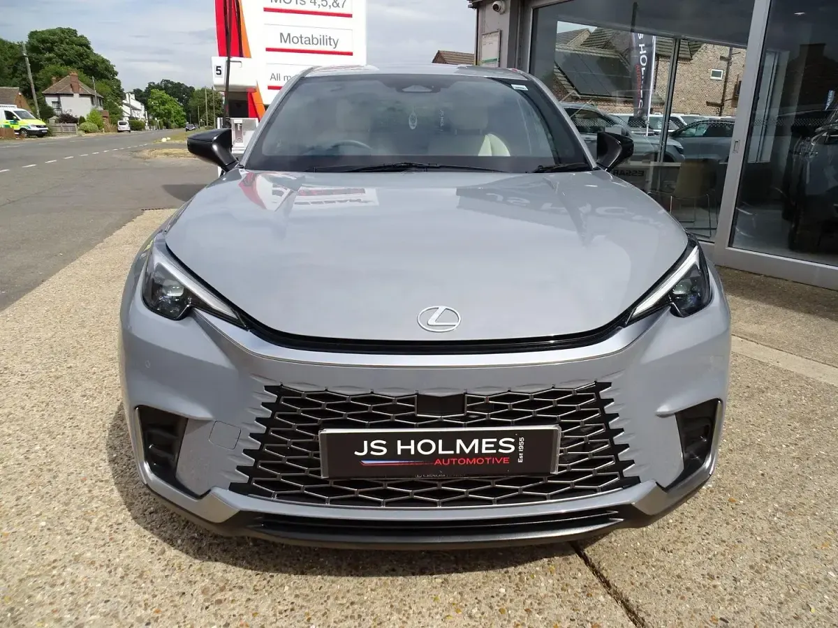 Used Lexus LBX 136 HP (100 kW) 2024 Grey SUV