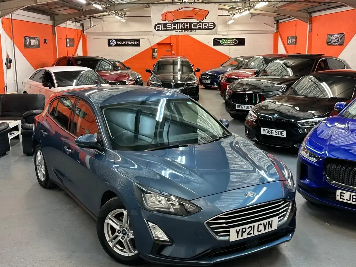 Used Ford Focus Zetec 120 HP (88 kW) 2021 Blue Hatchback