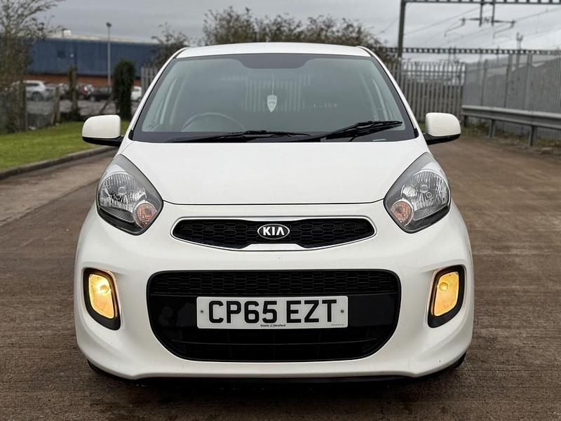 Used Kia Picanto 65 HP (47 kW) 2016 White Hatchback