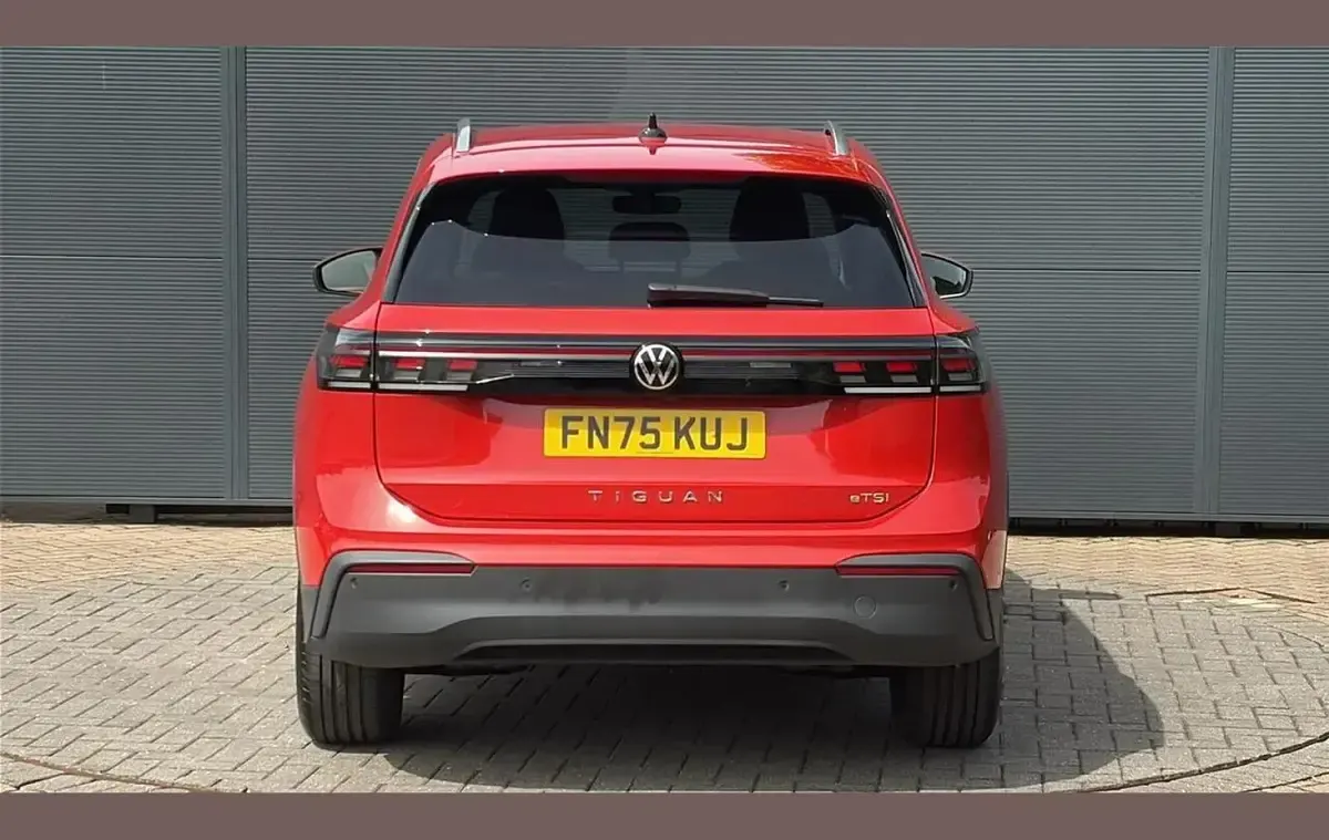Used VW Tiguan Match 147 HP (108 kW) 2025 Red SUV