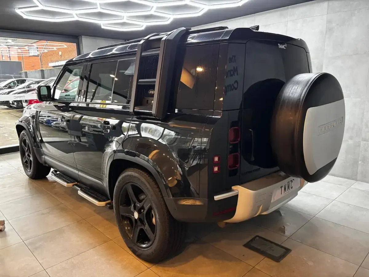 Usado Land Rover Defender SE 300 CV (220 kW) 2021 Negro SUV