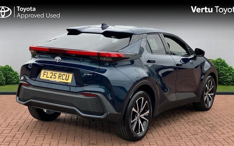 Used Toyota C-HR Design 140 HP (102 kW) 2025 Blue SUV