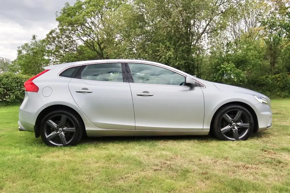 Used Volvo V40 R-Design 2016 Silver Hatchback