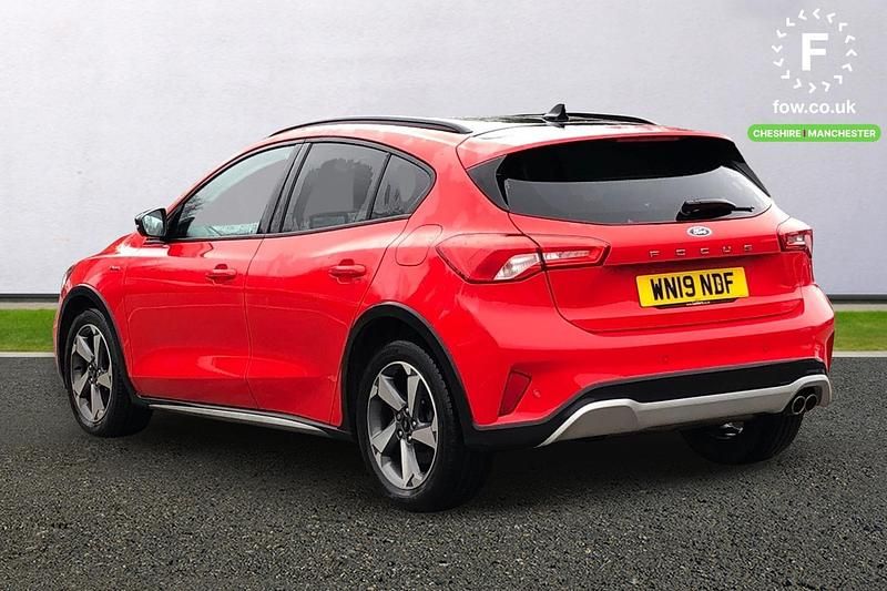 Used Ford Focus Active 125 HP (91 kW) 2019 Red Hatchback