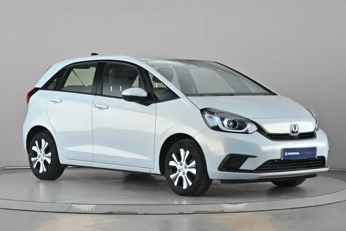Second-hand Honda Jazz Hybrid 109 CP (80 kW) 2021 Alb Hatchback