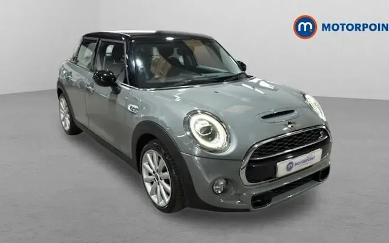 Begagnad Mini Cooper S Classic 192 HK (141 kW) 2019 Grå Halvkombi