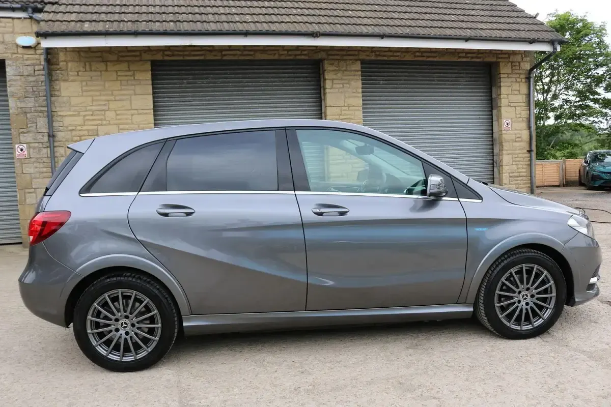 Used Mercedes B250e Executive 131 kW (179 HP) 2017 Grey Hatchback