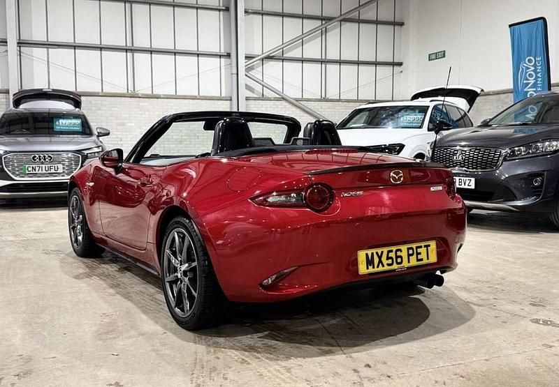 Used Mazda MX5 Inclusive 160 HP (117 kW) 2017 Red Cabriolet