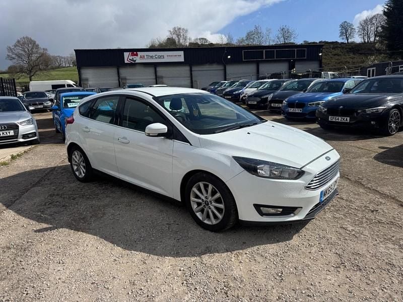 Used Ford Focus Titanium 125 HP (91 kW) 2015 White Hatchback