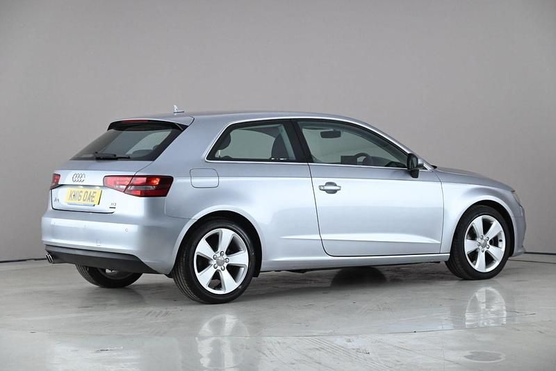 Begagnad Audi A3 Sport 150 HK (110 kW) 2016 Silver Halvkombi