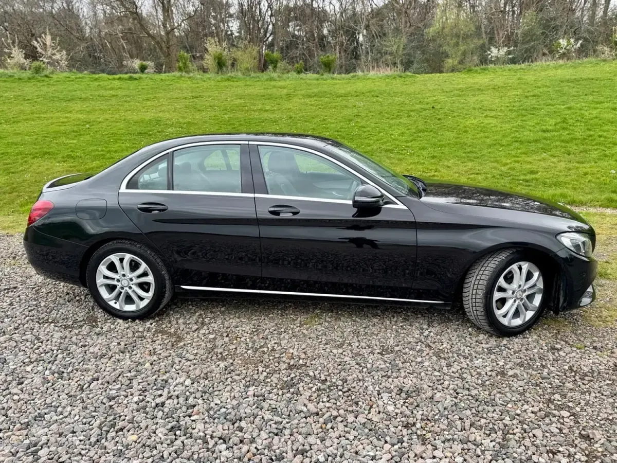 Used Mercedes C200 136 HP (100 kW) 2016 Black Sedan