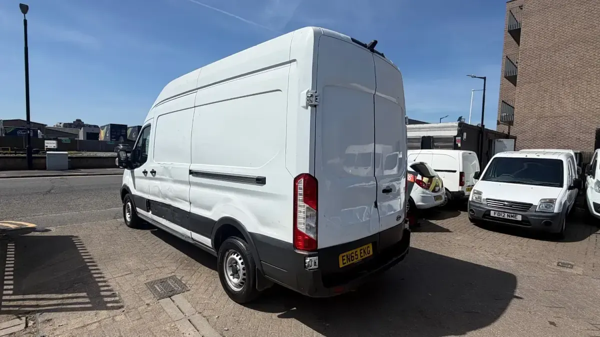 Usado Ford Transit 125 HP (91 kW) 2016 Branco Van