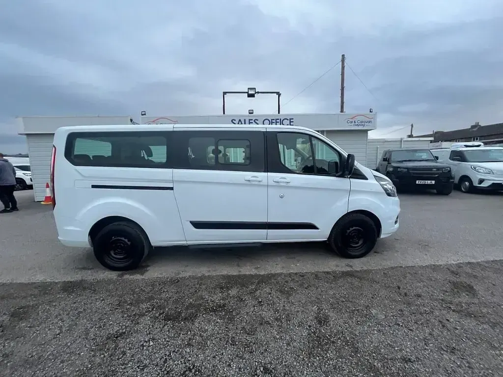 Used Ford Tourneo Custom S 130 HP (95 kW) 2021 White Van