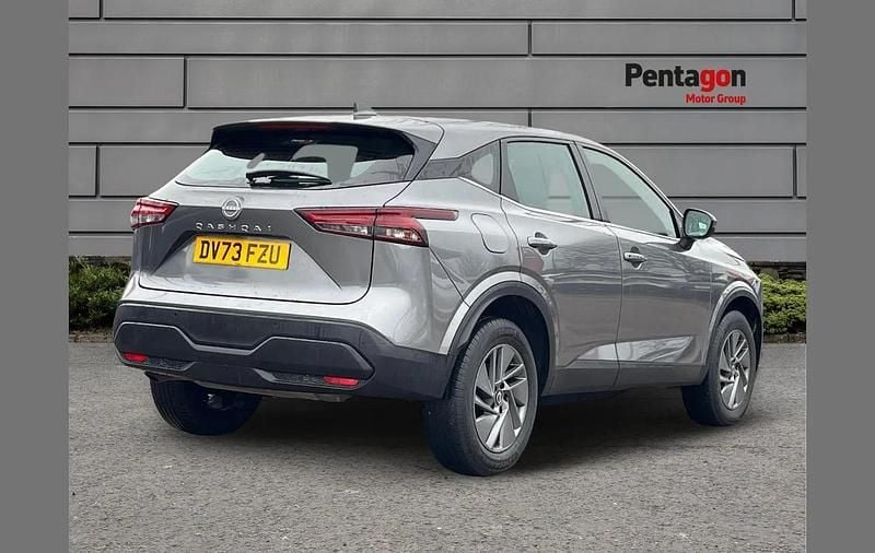 Used Nissan Qashqai Acenta Premium 155 HP (114 kW) 2023 Grey SUV