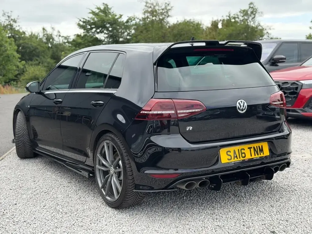 Used VW Golf VII R 300 HP (220 kW) 2016 Black Hatchback