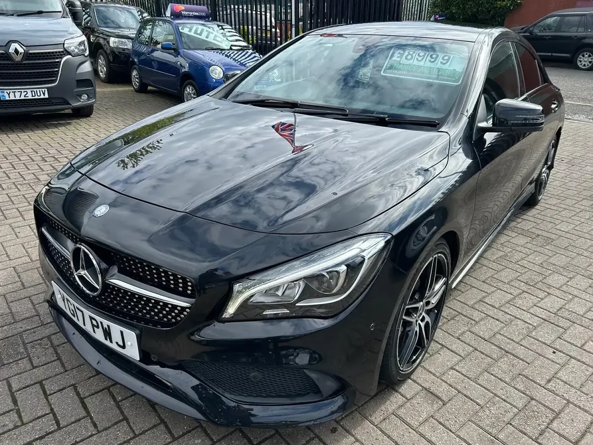 Usado Mercedes CLA200 AMG line 136 HP (100 kW) 2017 Preto Sedan