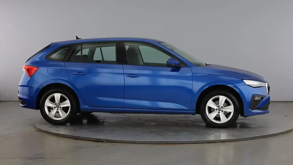 Used Skoda Scala SE 113 HP (83 kW) 2025 Race blue metallic Hatchback