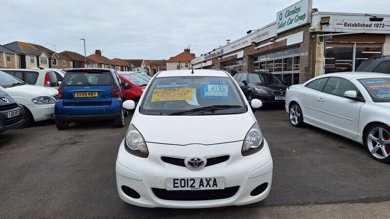 White Used 2012 Toyota Aygo Hatchback | £3,395 (Expensive) - Image 1/4