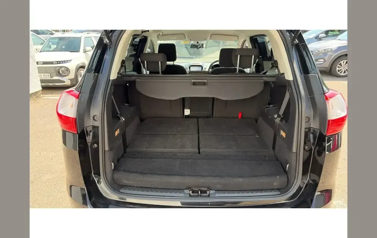 Used Ford Grand C-Max Zetec 117 HP (86 kW) 2016 Black MPV