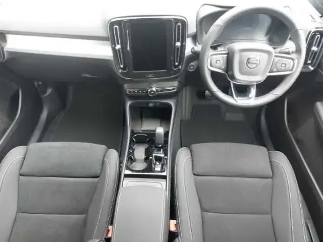 New Volvo XC40 Plus 161 HP (118 kW) 2026 SUV