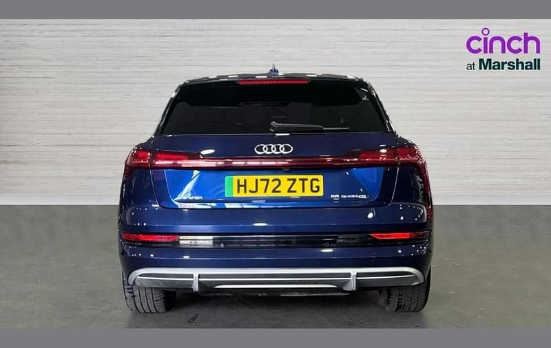 Usado Audi e-tron S-Line 300 kW (408 HP) 2022 Azul SUV