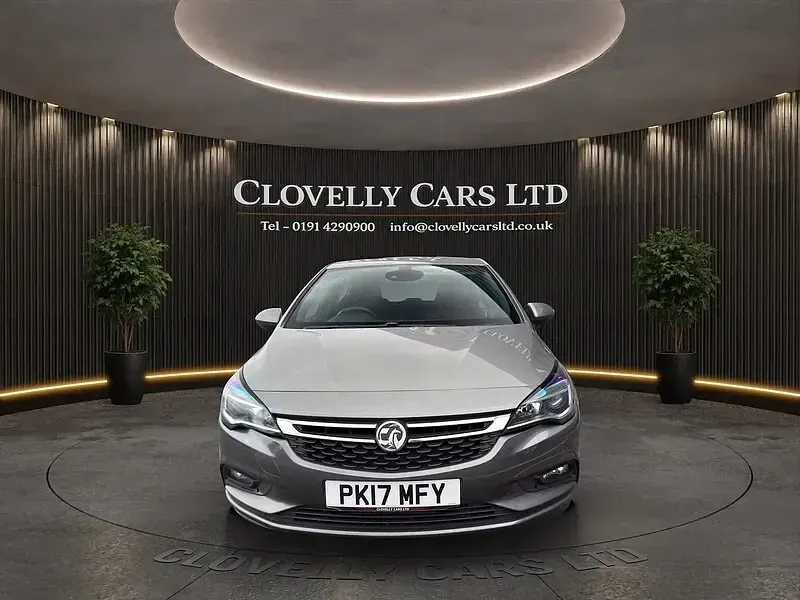Used Vauxhall Astra SRi 150 HP (110 kW) 2017 Grey Hatchback