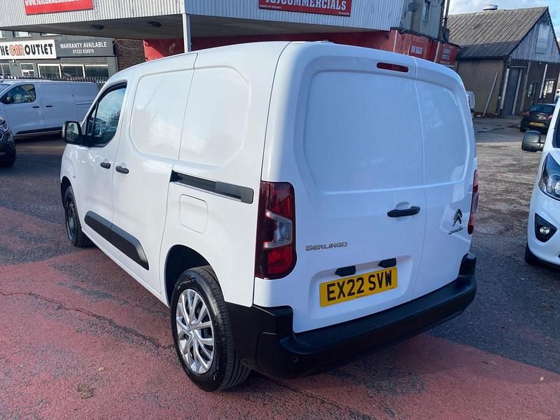 Used Citroën Berlingo PureTech 110 HP (80 kW) 2022 White MPV