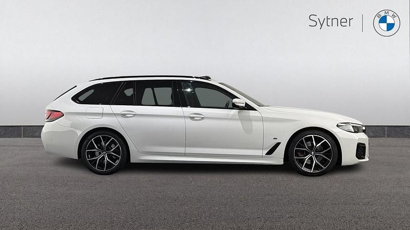 Usado BMW 520 M Sport 187 CV (137 kW) 2023 Blanco Familiar