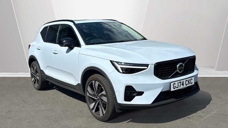 Used 2025 Volvo XC40 Ultra SUV | £37,895 (Expensive) - Image 1/3
