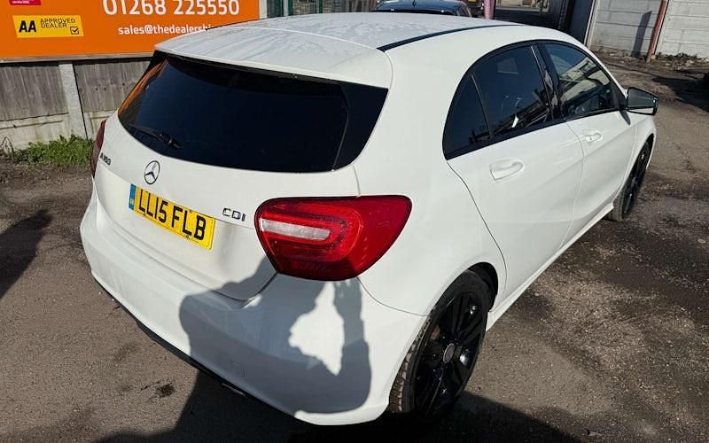 Used Mercedes A180 109 HP (80 kW) 2015 White Hatchback