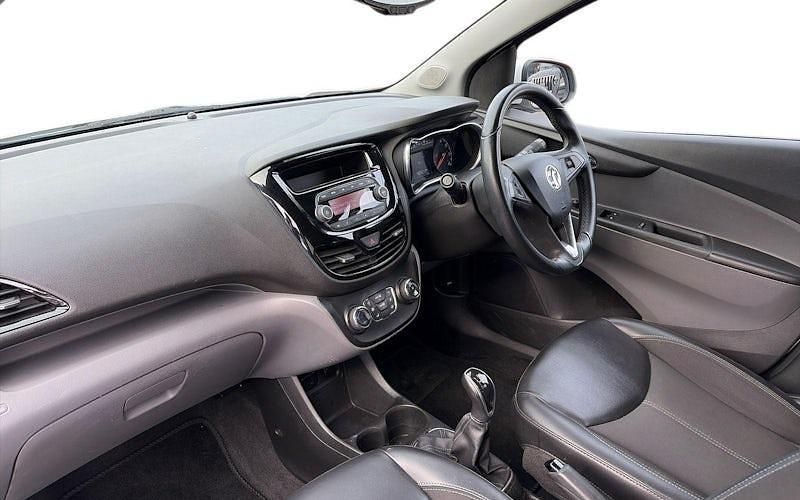 Used Vauxhall Viva 75 HP (55 kW) 2016 White Hatchback