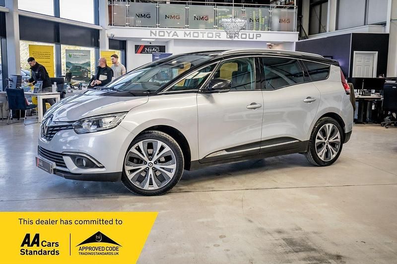 Used Renault Grand Scénic IV Dynamique 110 HP (80 kW) 2017 Silver/black MPV