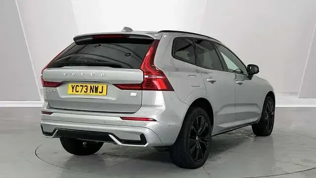 Usado Volvo XC60 Ultimate 449 HP (330 kW) 2023 Prateado SUV